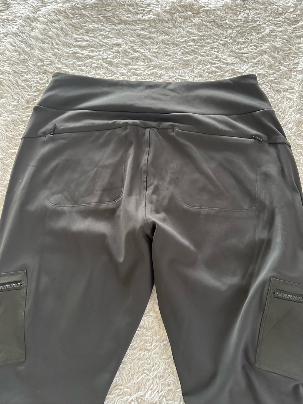 Athleta Headlands Hybrid Cargo Tight Shale Green #353474 Size 16 EUC - Picture 9 of 10